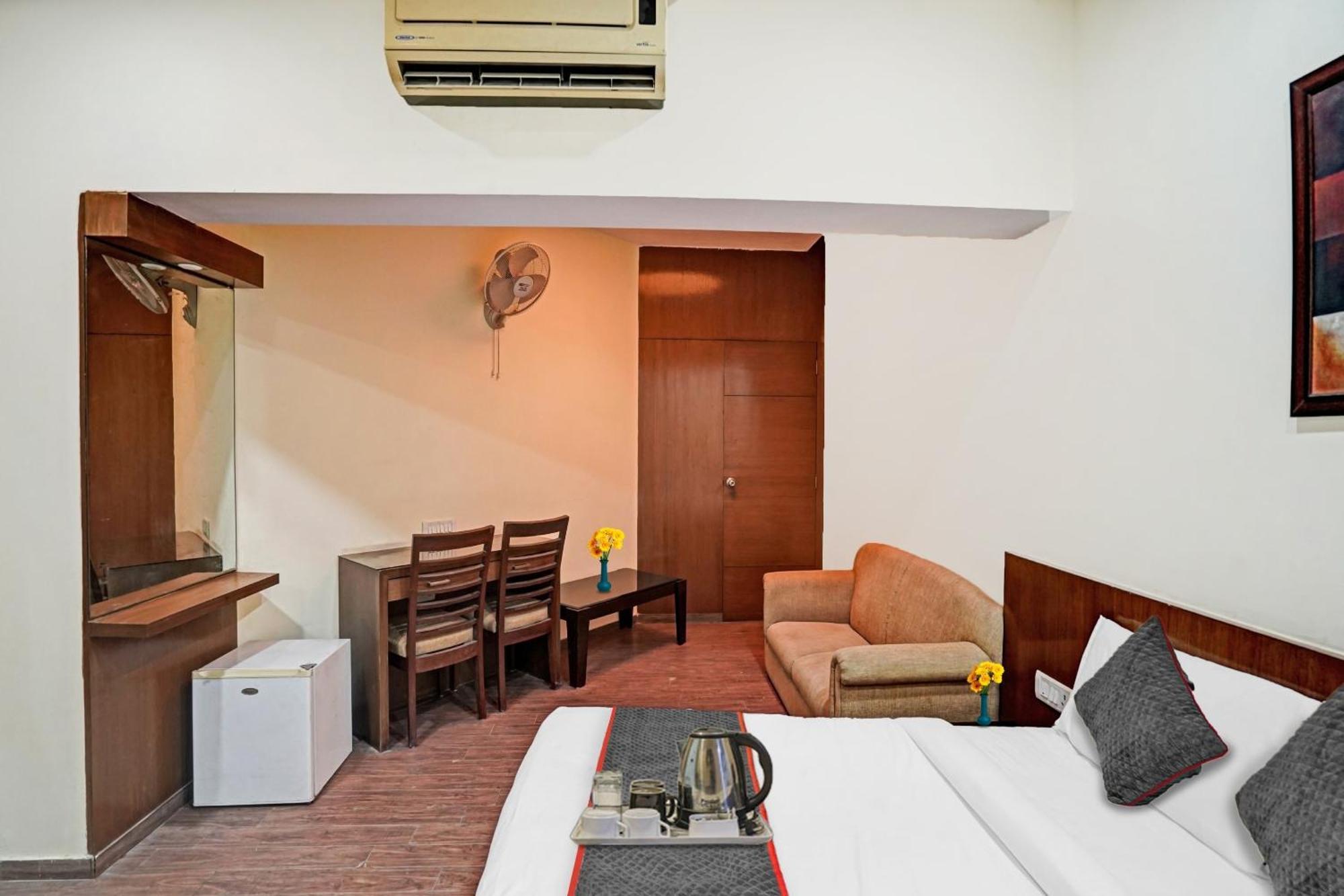 Hotel O Royal Regency Ghaziabad Extérieur photo
