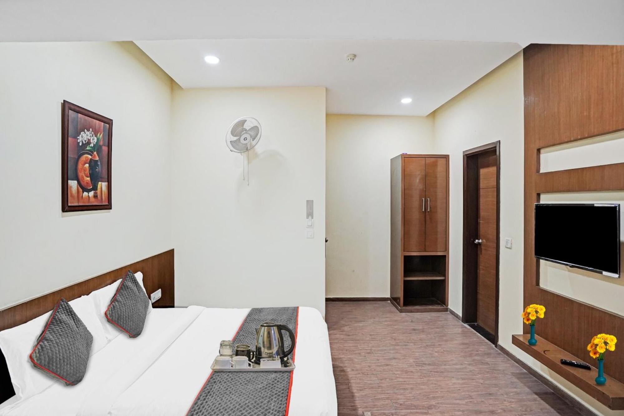 Hotel O Royal Regency Ghaziabad Extérieur photo